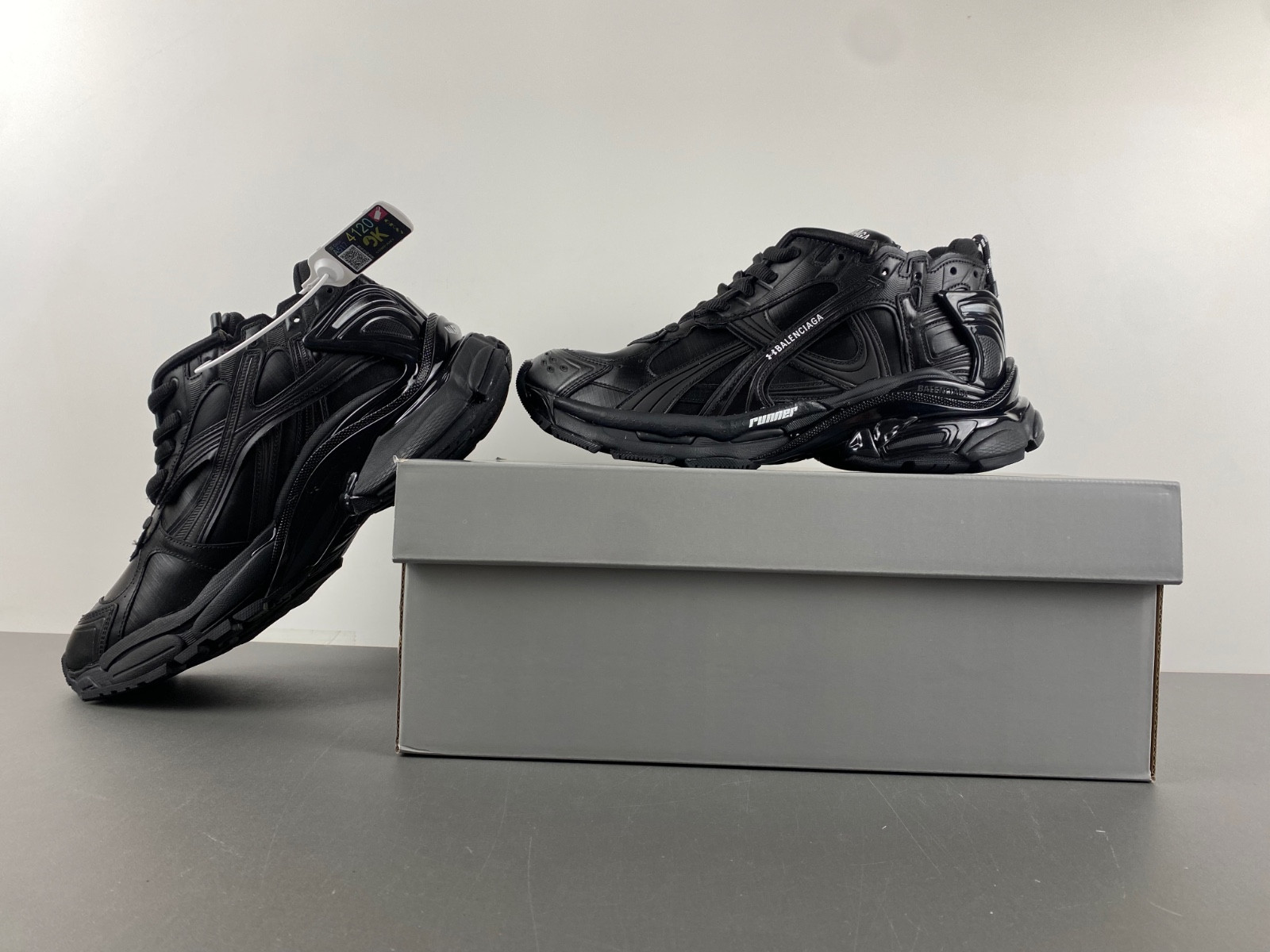 Ba*len*cia*ga runner 813793-wrung 0123