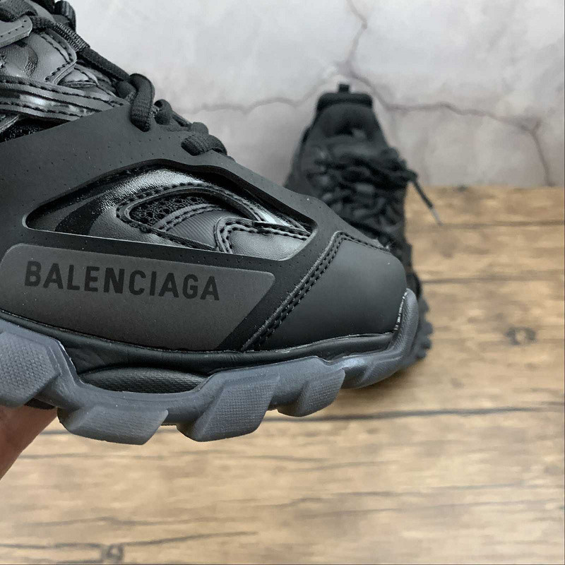 Ba*len*cia*ga track