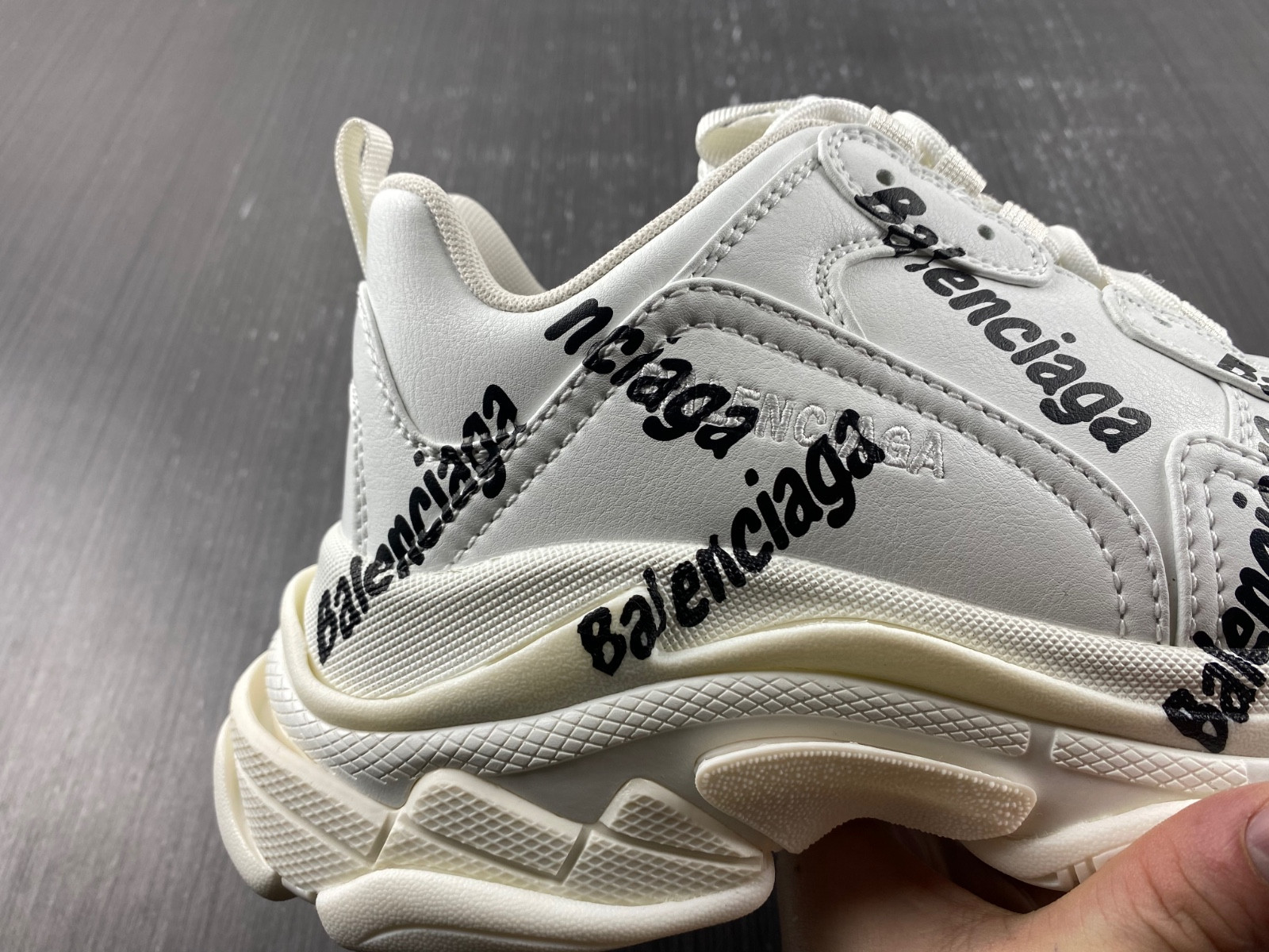 Ba*len*cia*ga triple s  524039 w2fa8 9010