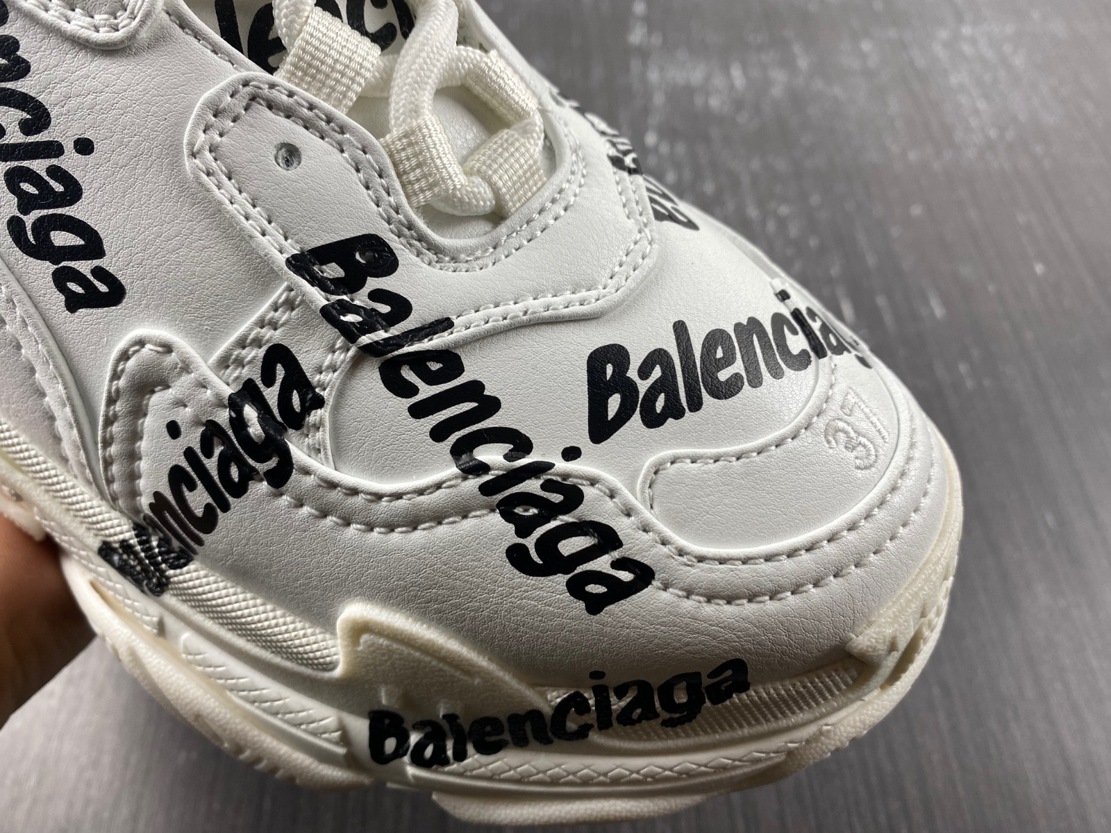 Ba*len*cia*ga triple s  524039 w2fa8 9010