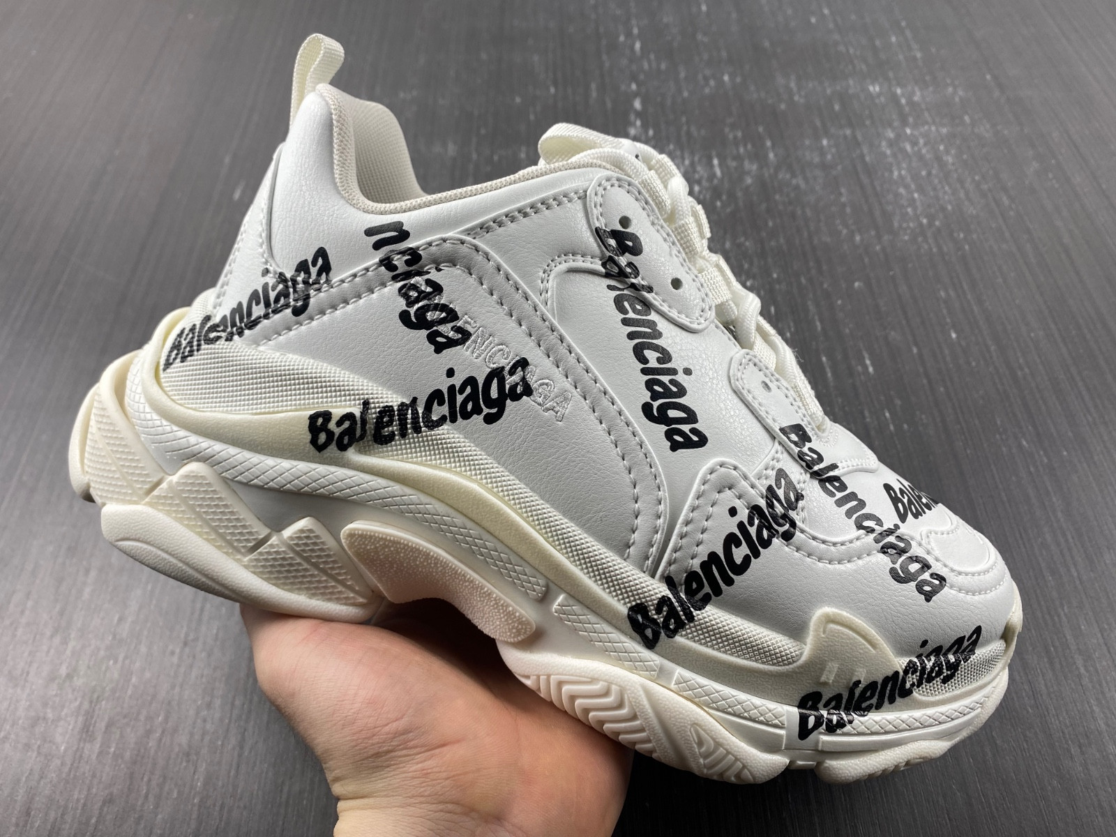 Ba*len*cia*ga triple s  524039 w2fa8 9010