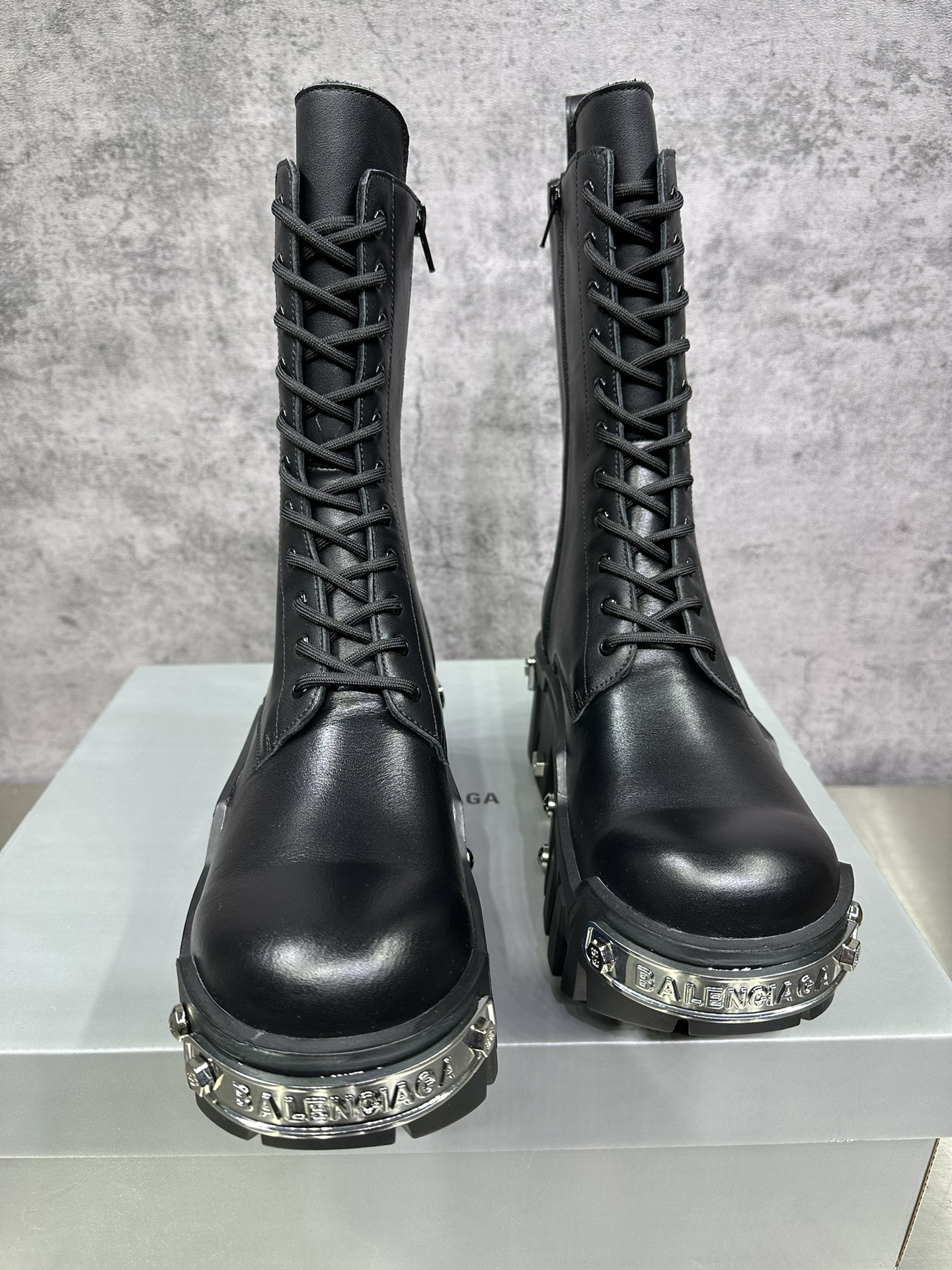 Ba*len*cia*ga boots