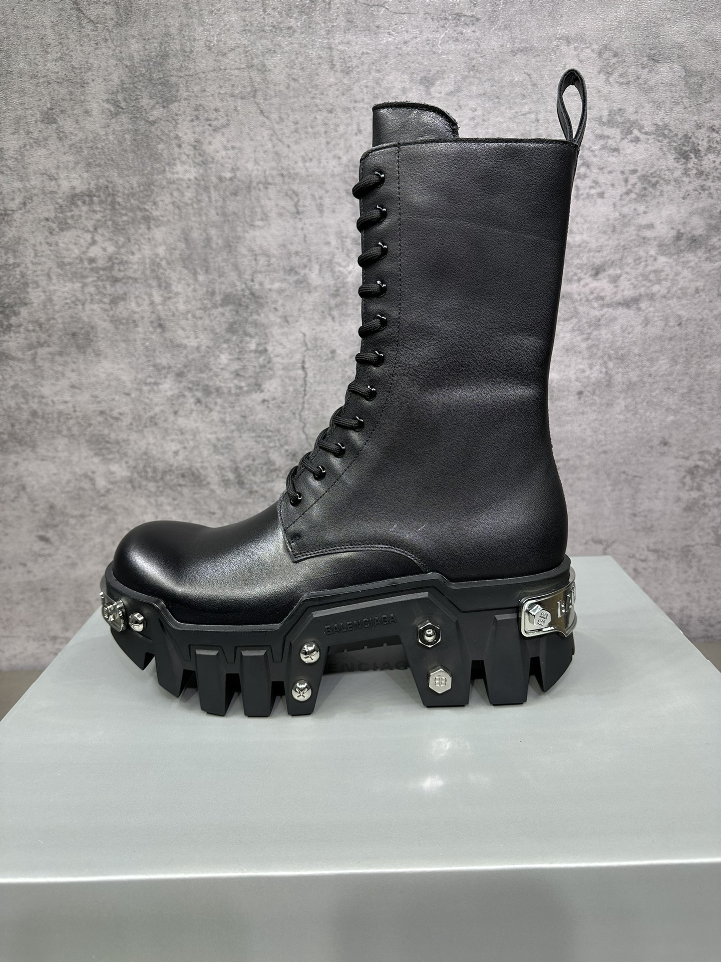 Ba*len*cia*ga boots