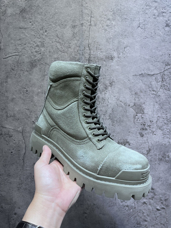 Ba*len*cia*ga boots