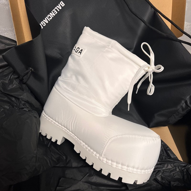 Ba*len*cia*ga boots