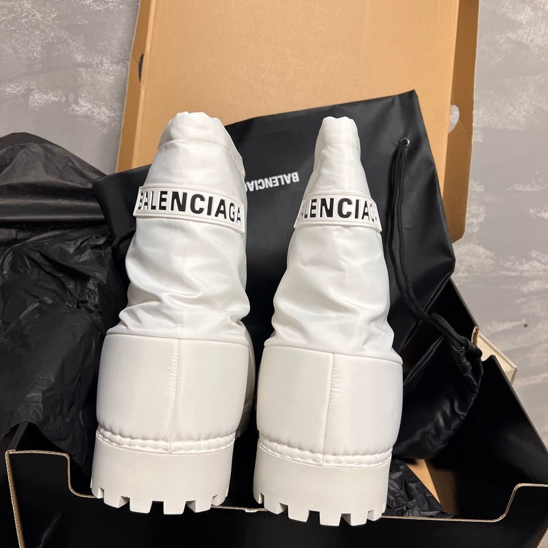 Ba*len*cia*ga boots