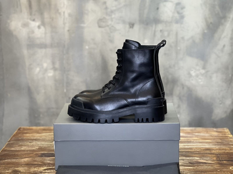 Ba*len*cia*ga boots