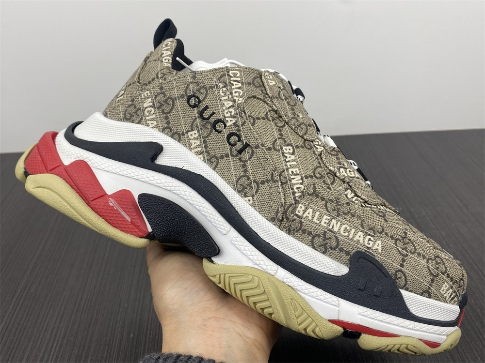 Ba*len*cia*ga triple s x gc