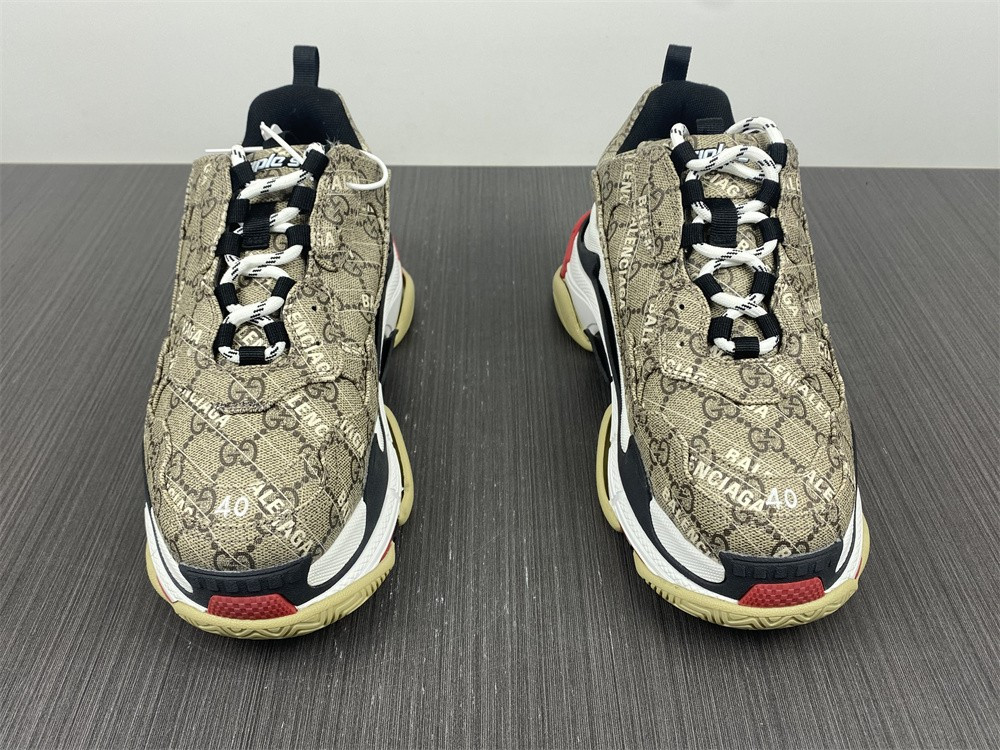 Ba*len*cia*ga triple s x gc