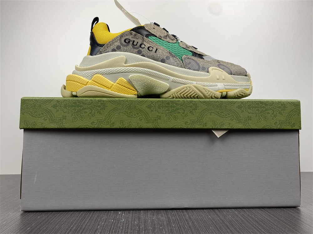 Ba*len*cia*ga triple s x gc