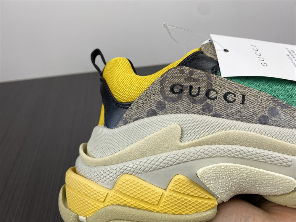 Ba*len*cia*ga triple s x gc