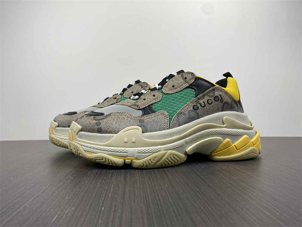 Ba*len*cia*ga triple s x gc