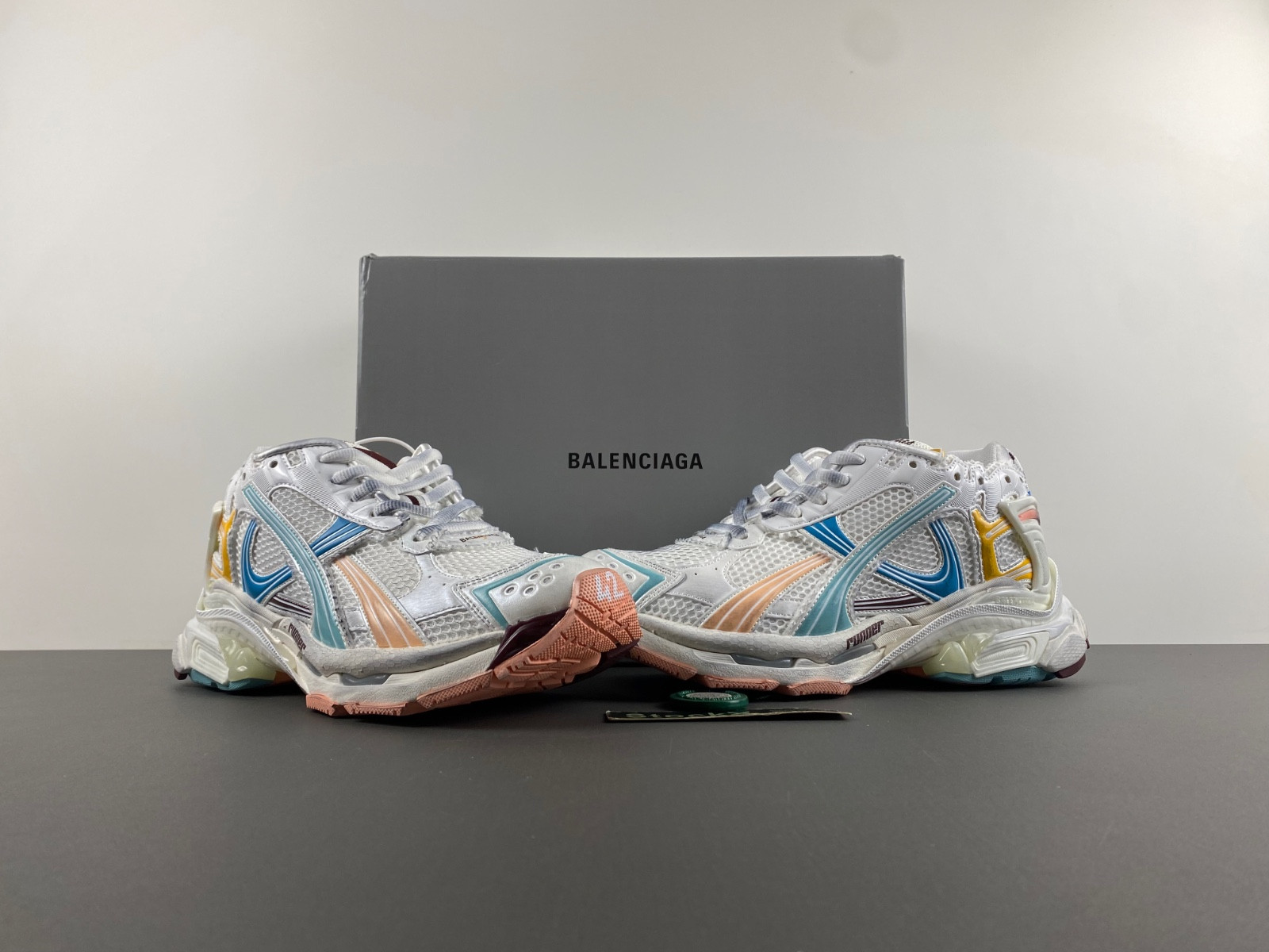 Ba*len*cia*ga runner 772774-w3rny-0326