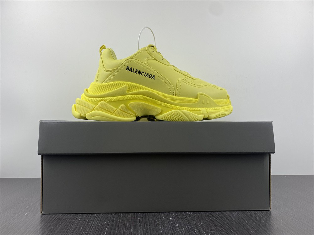 Ba*len*cia*ga triple s 524039 w1fb5 2308 33