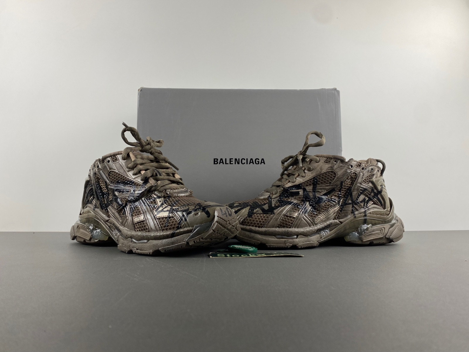 Ba*len*cia*ga runner 677403w3rbq 2010