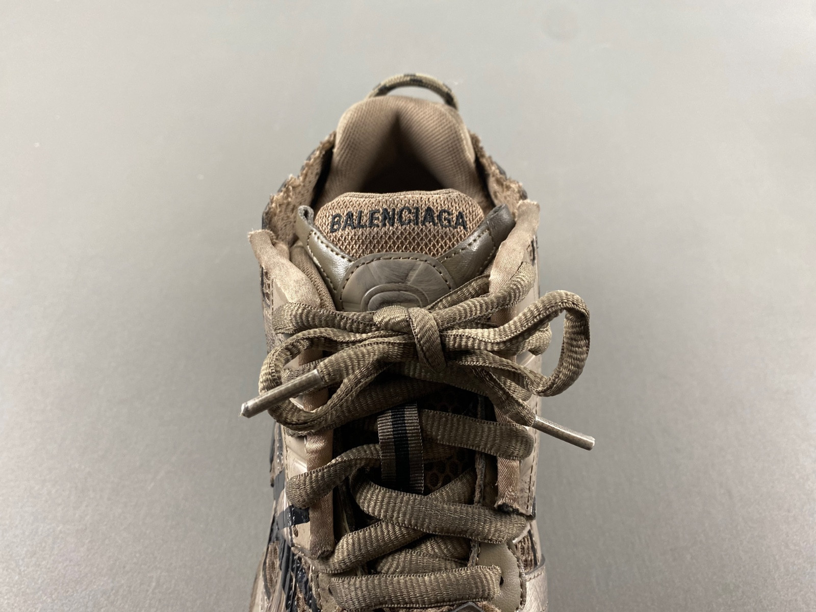 Ba*len*cia*ga runner 677403w3rbq 2010