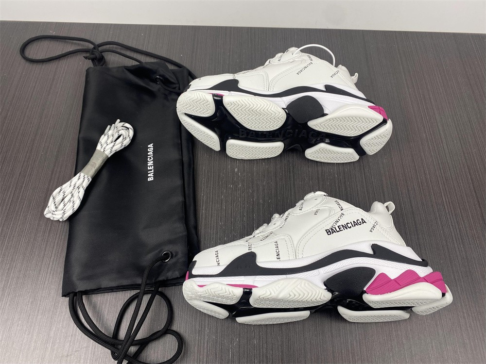 Ba*len*cia*ga triple s black sneaker 524039 w2fa4 9155