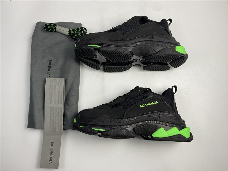 BLCG Triple S 542039-W2PW1-4881