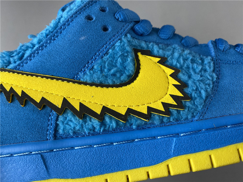 Grateful Dead x Nike SB Dunk Low 