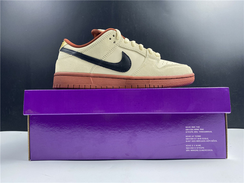 Nike SB Dunk Low "Muslin" BQ6817-100