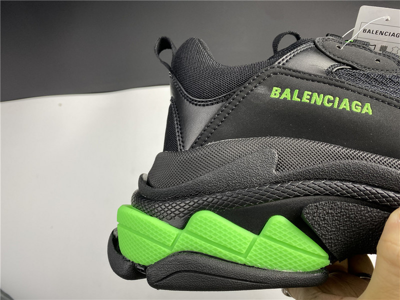 BLCG Triple S 542039-W2PW1-4881