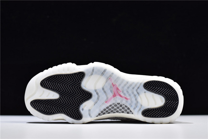 Air Jordan 11 Low SE Snake Light Bone CD6846-002
