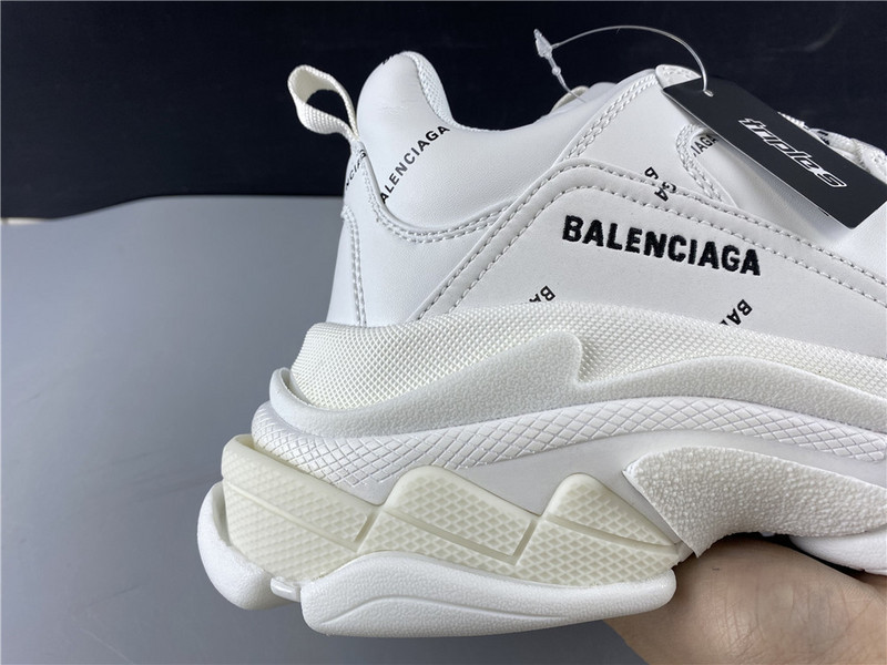 BLCG Triple S 524039-W06E2-2021