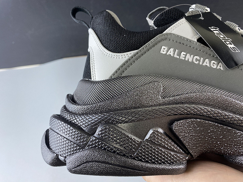 BLCG Triple S 583546-W06F1-0841
