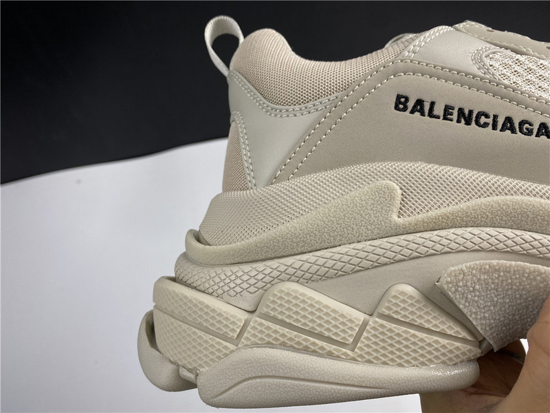 BLCG Triple S 536737-W2FW1-9709