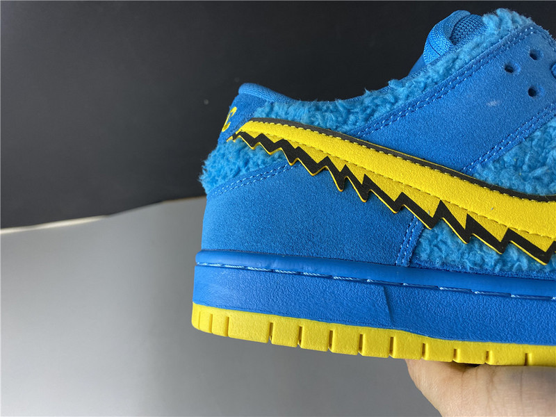 Grateful Dead x Nike SB Dunk Low 