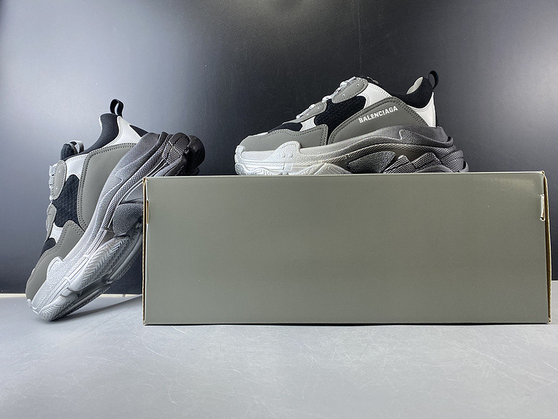 BLCG Triple S 583546-W06F1-0841