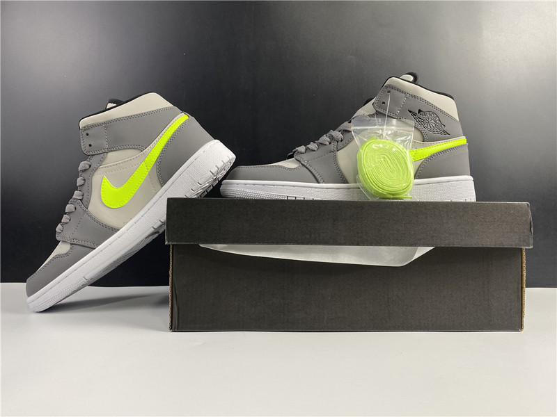 Air Jordan 1 Mid Gunsmoke Volt 554724-072