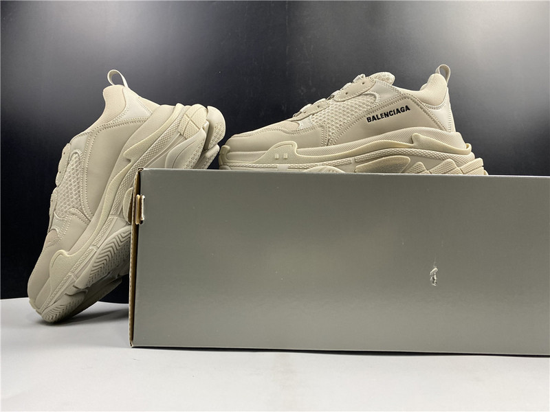 BLCG Triple S 536737-W2FW1-9709