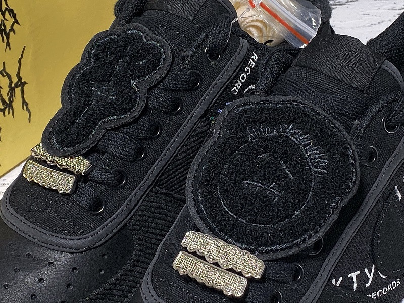Travis Scott x Nike Air Force 1 Low CN2405-001