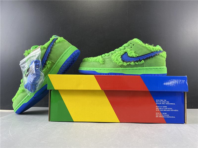 Grateful Dead x Nike SB Dunk Low 