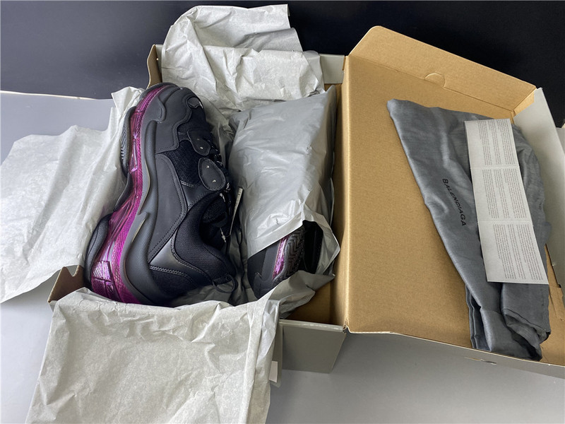 BLCG Triple S 541624-W09O1-0829