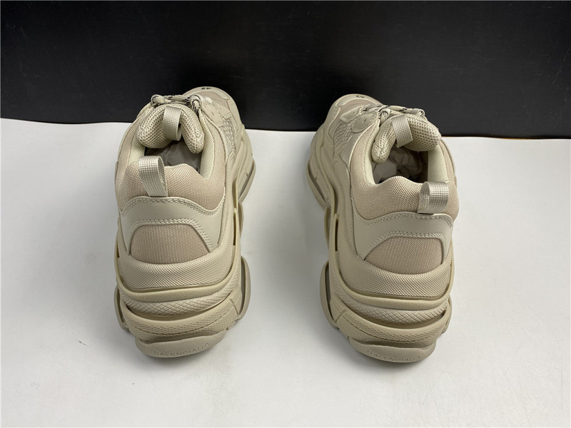 BLCG Triple S 536737-W2FW1-9709