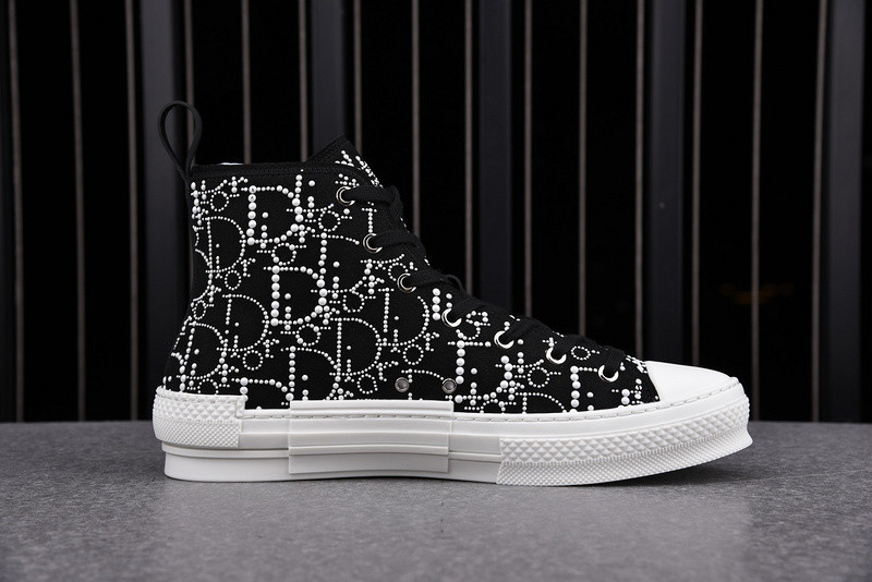 DR B23 High Top Sneaker