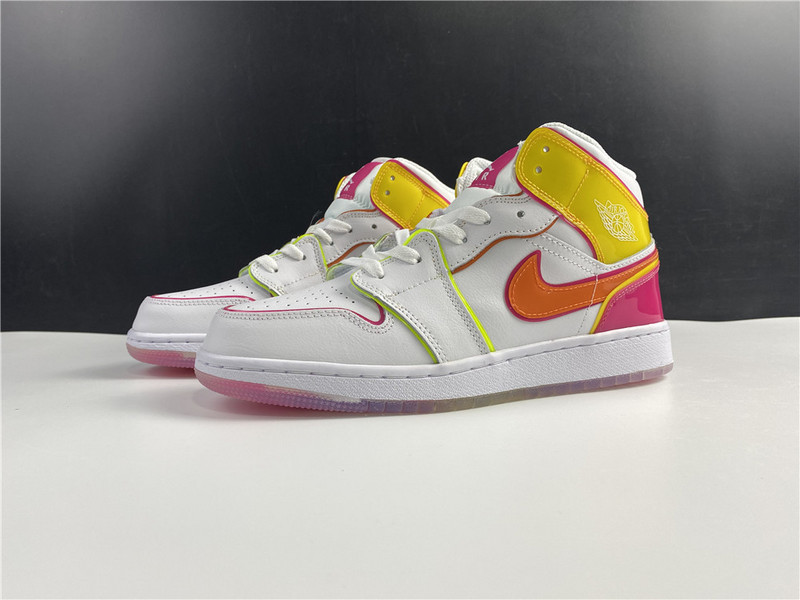 Air Jordan Retro 1 Mid Edge Glow CV4611-100