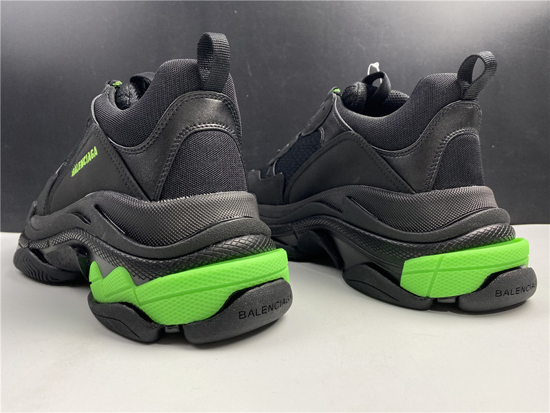 BLCG Triple S 542039-W2PW1-4881