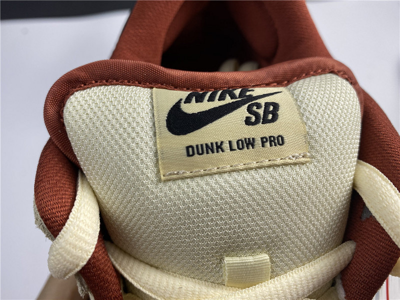 Nike SB Dunk Low "Muslin" BQ6817-100