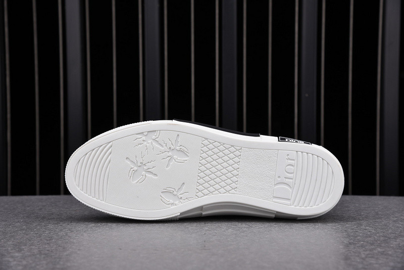DR B23 High Top Sneaker