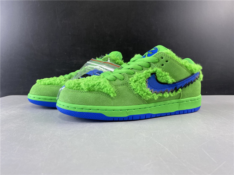 Grateful Dead x Nike SB Dunk Low 