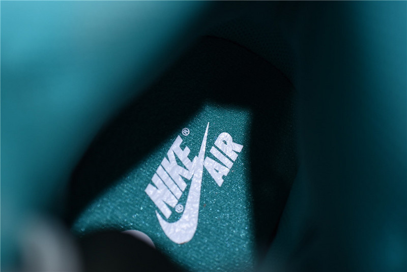 Air Jordan 1 Retro High OG “Turbo Green” 555088-311