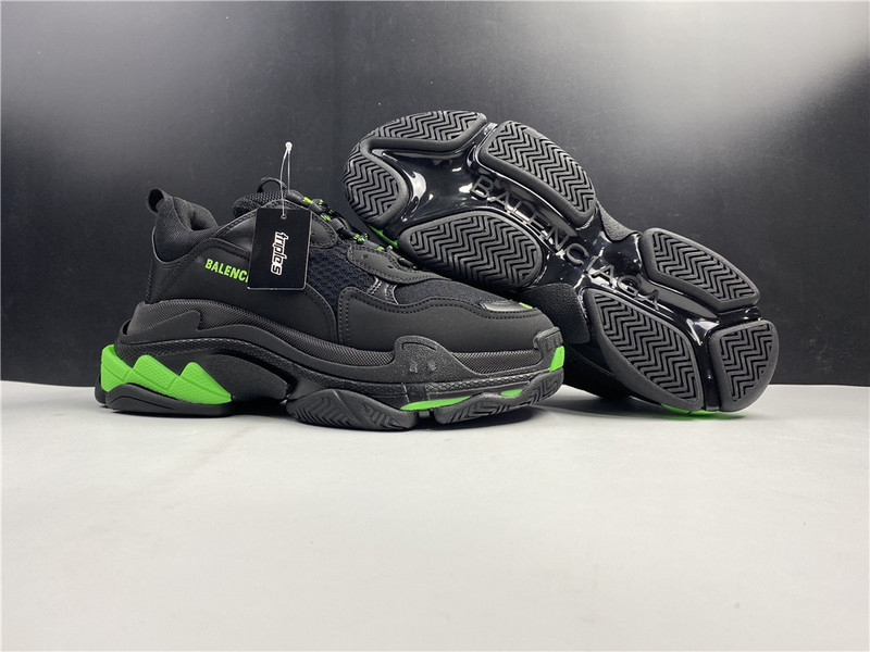BLCG Triple S 542039-W2PW1-4881