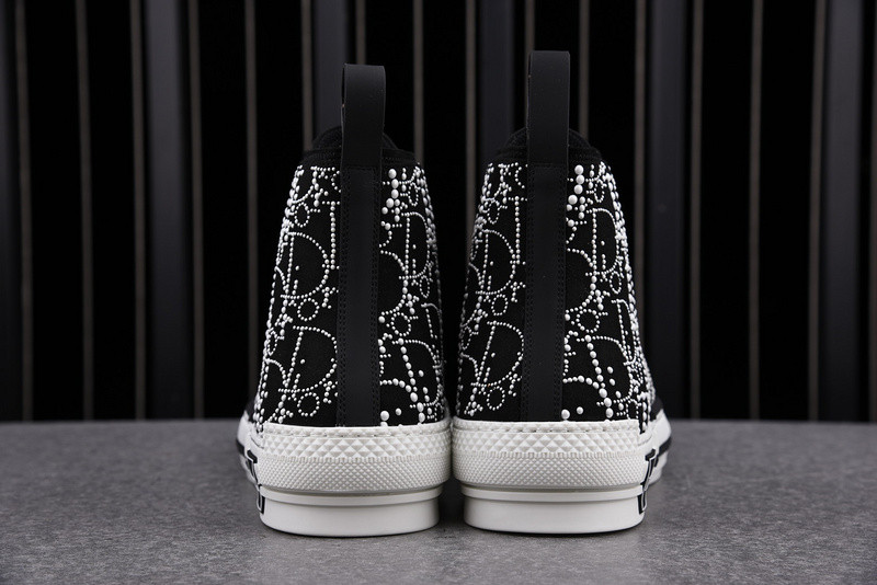 DR B23 High Top Sneaker