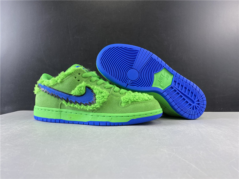Grateful Dead x Nike SB Dunk Low 