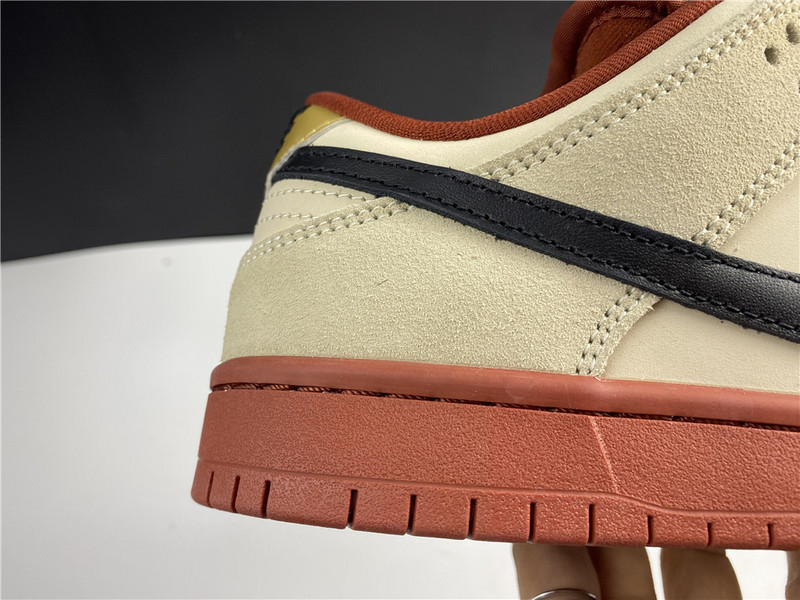 Nike SB Dunk Low "Muslin" BQ6817-100