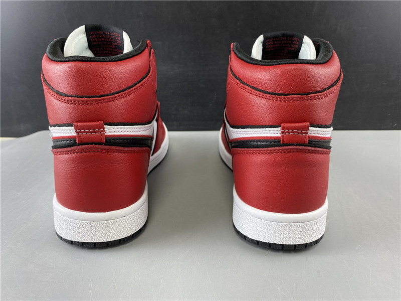 Air Jordan 1 High OG “Bloodline 2.0” 555088-129