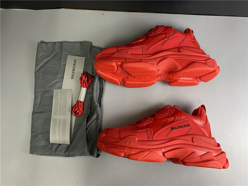 BLCG Triple S 524039-W2FA1-7632